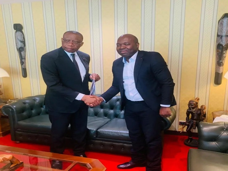 Le Titulaire de la Chaire UNESCO d'Afrique Centrale Accès-TIC en France pour Rencontrer des Responsables Universitaires